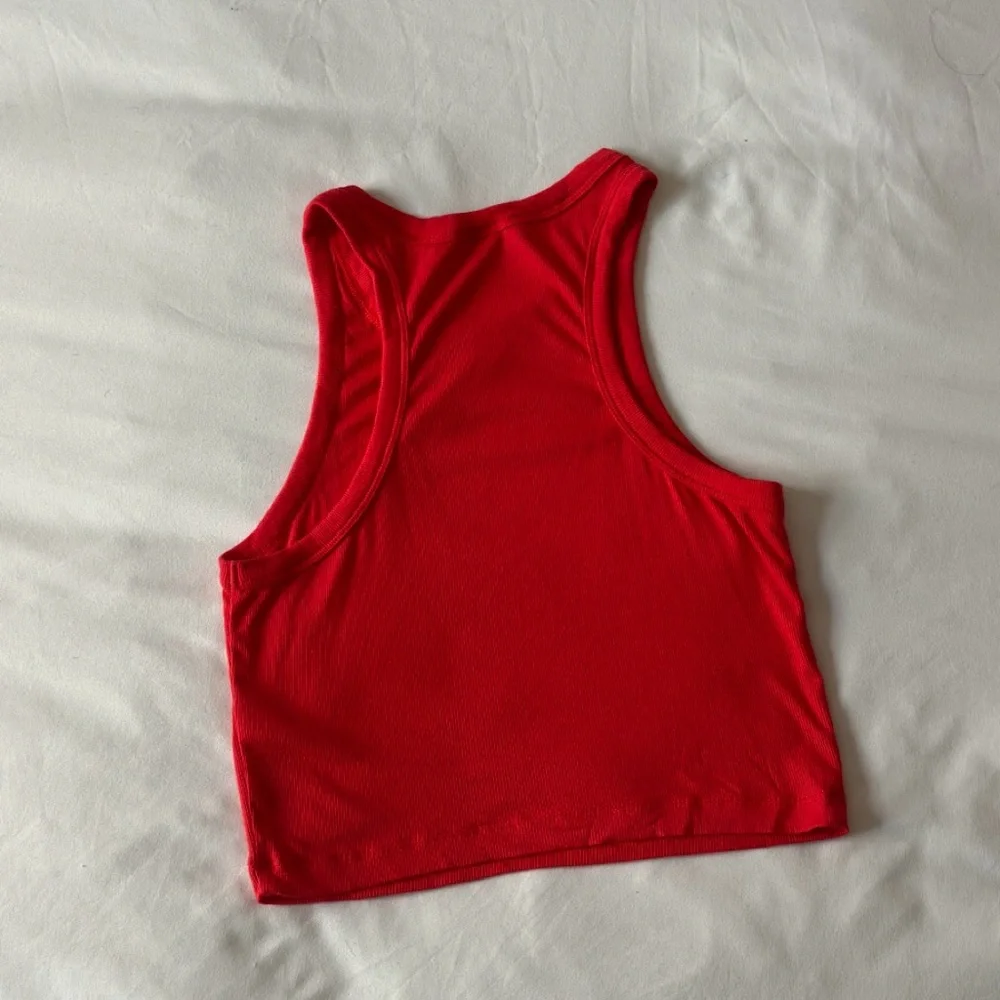 Sunday Best Ribbed Tank Top - Picture 2 of 3